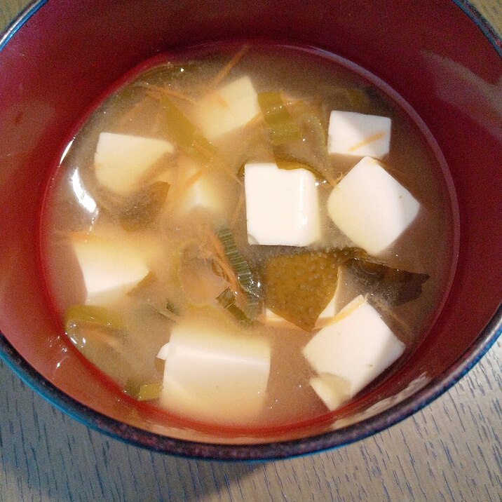 豆腐＆ワカメ＆野菜のお味噌汁